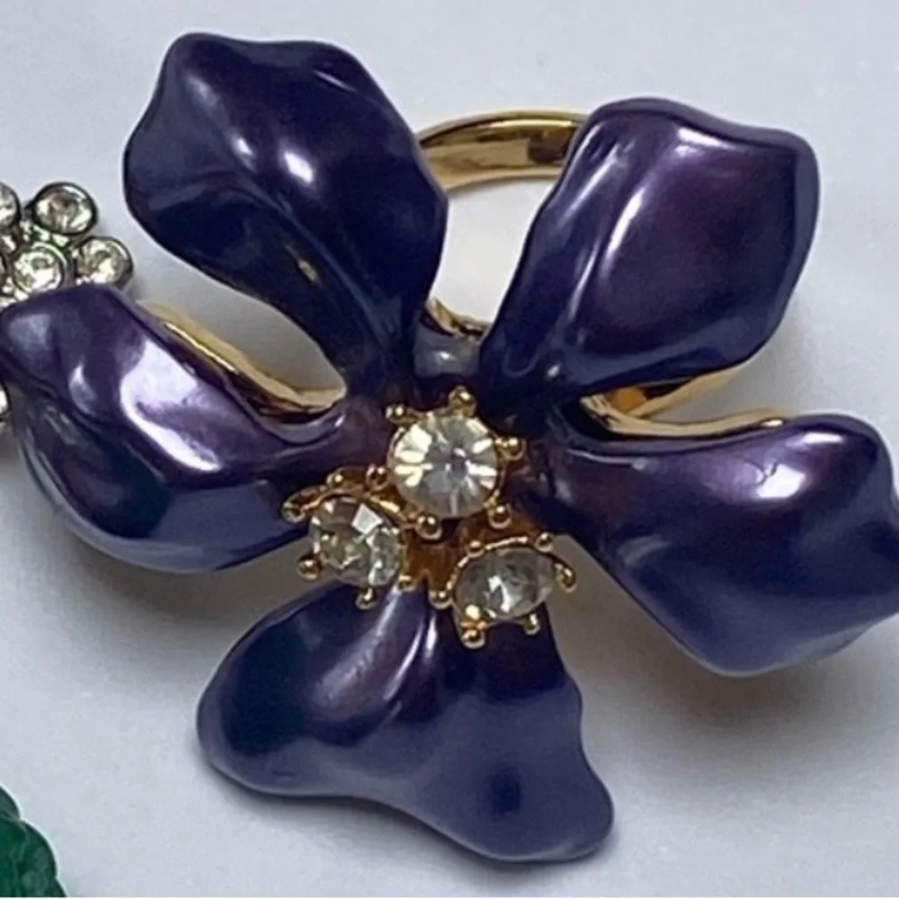 Vintage Kenneth Jay Lane (KJL) Simulated Pearl Ring, Swarovski crystals, Size 5 - Picture 3 of 6